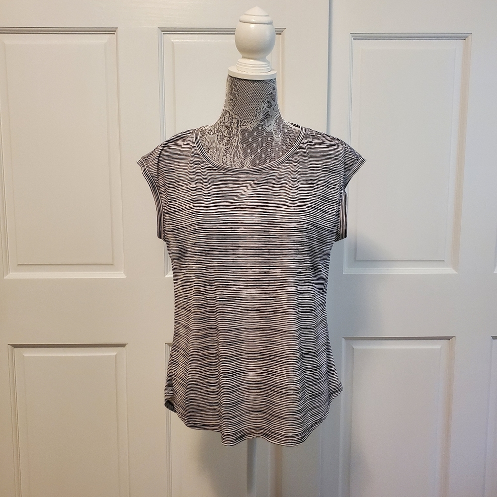 Elle short sleeve tee black and white stripes